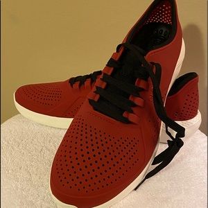 New, never used CROCS LITERIDE PACER SNEAKERS